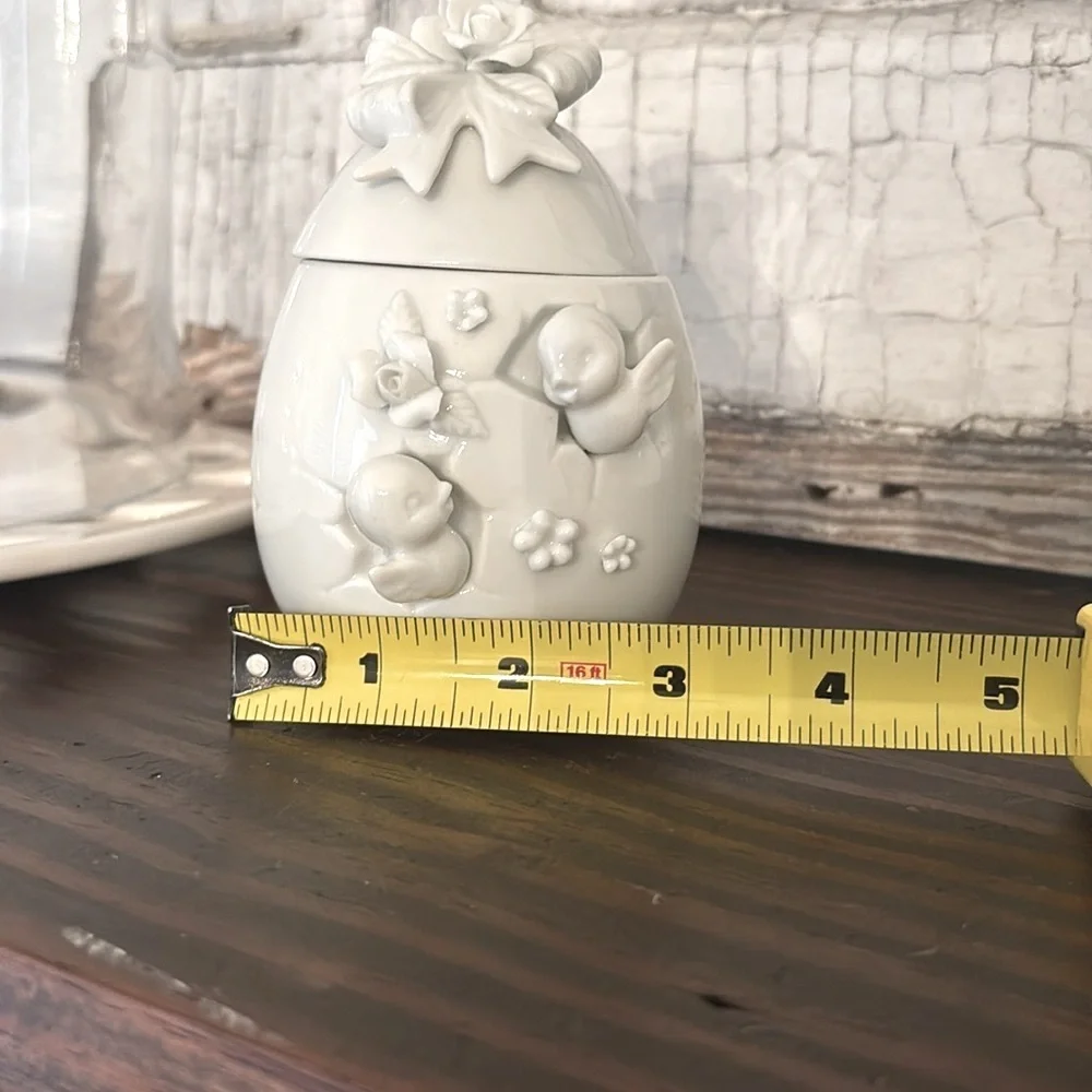Renaldy’s 3D Cracked Egg Trinket Holder. Vintage. Fine China. Made in Tiawan